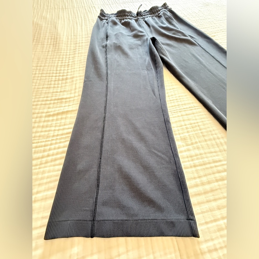 Lululemon Softreme Ribbed High Rise Wide Leg Crop Pants Black Charcoal Size 10 - Picture 8 of 14